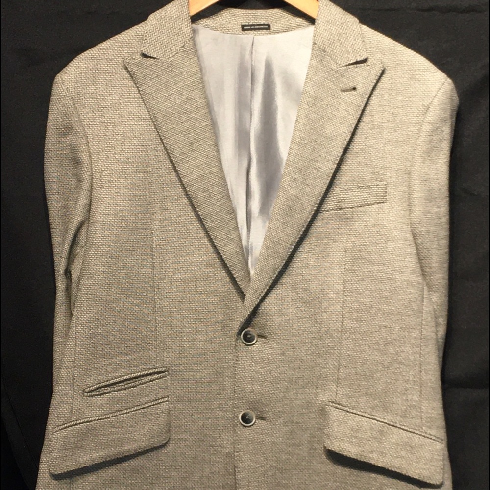Joseph Abboud men’s twead sport coat.